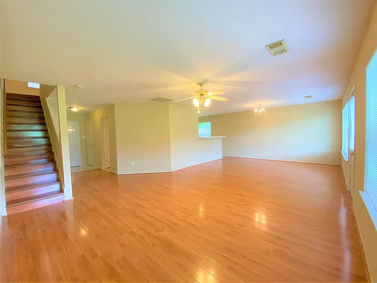 8026 Golf Green Cir — Photo 6