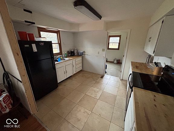 4th image of 22474 Craig Ave