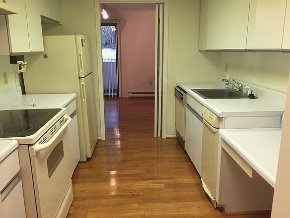 2nd image of 38 Cerone Ct