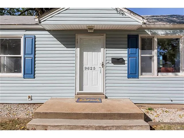 9625 Echo Ln photo 1