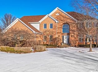 6872 Ellis Dr, Lake Zurich, IL 60047