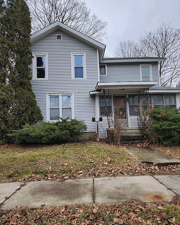 1st image of 214 N Washington St