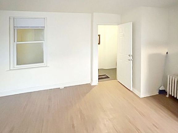 4th image of 169 College Ave APT 8