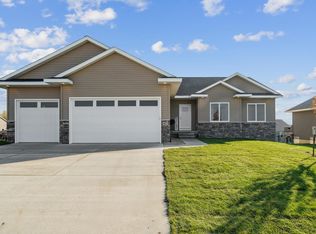 1789 Glen Rock Dr, Marion, IA 52302