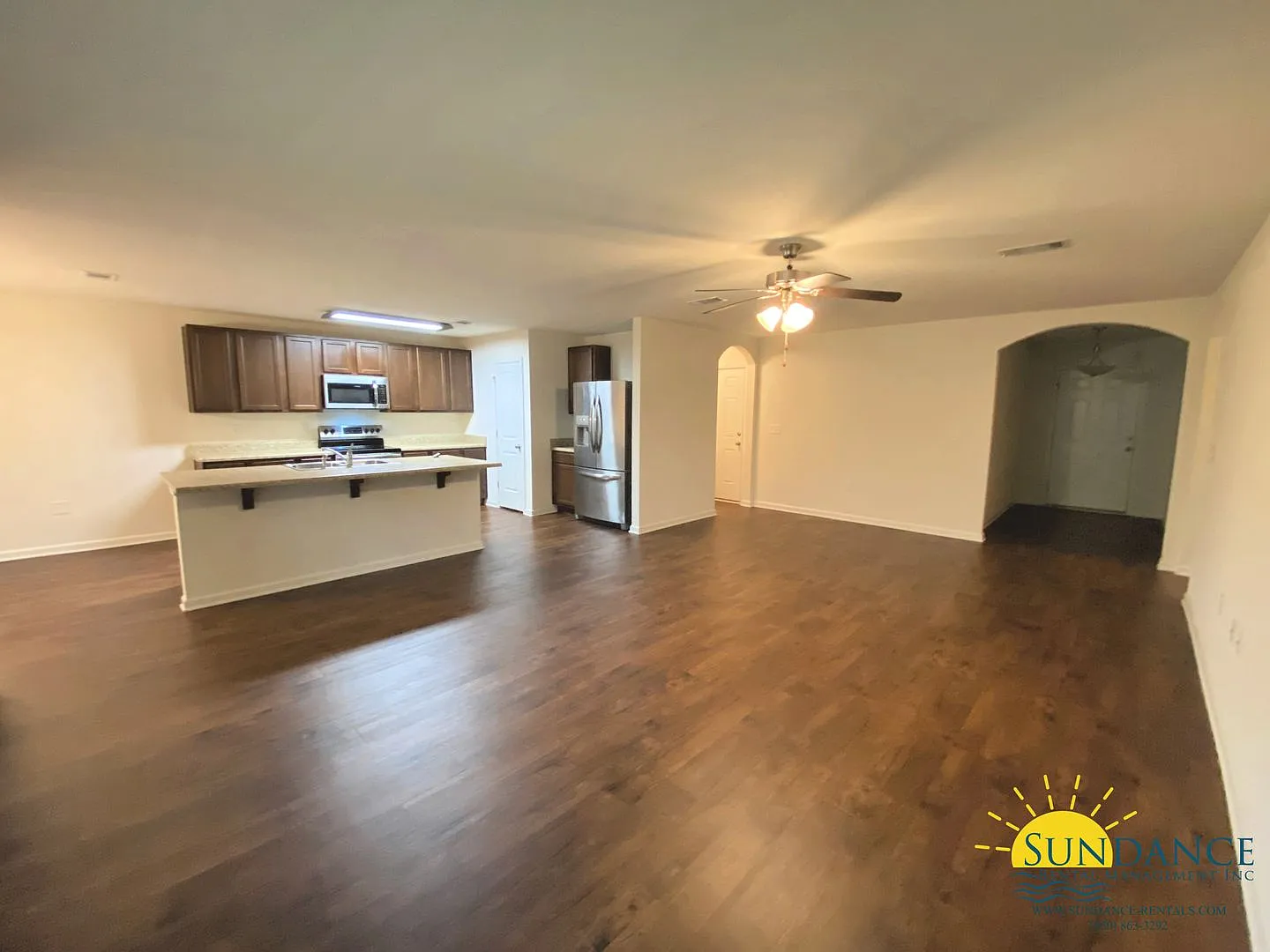 Exquisite 4 Bedroom Home in Crestview! — Photo 3