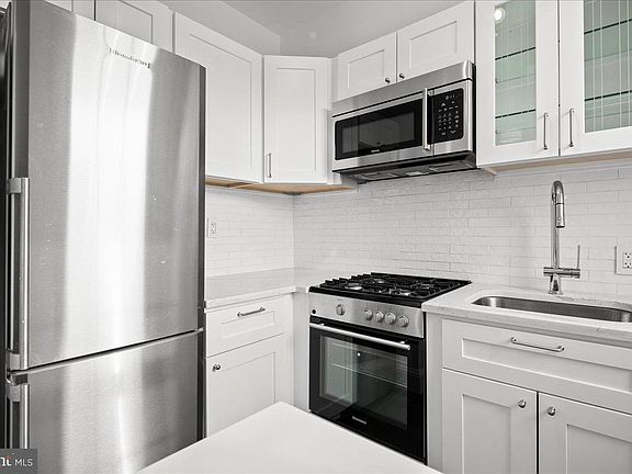 3rd image of 3100 Wisconsin Ave NW APT 406