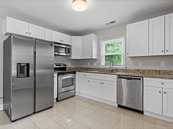 4th image of 2805 McCombs St