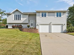 10866 Smokey Mountain Trl, Blue Mounds, WI 53517