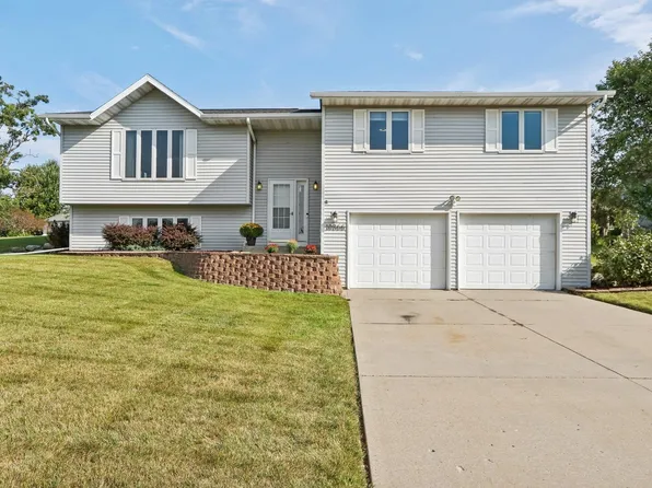 10866 Smokey Mountain Trl, Blue Mounds, WI 53517