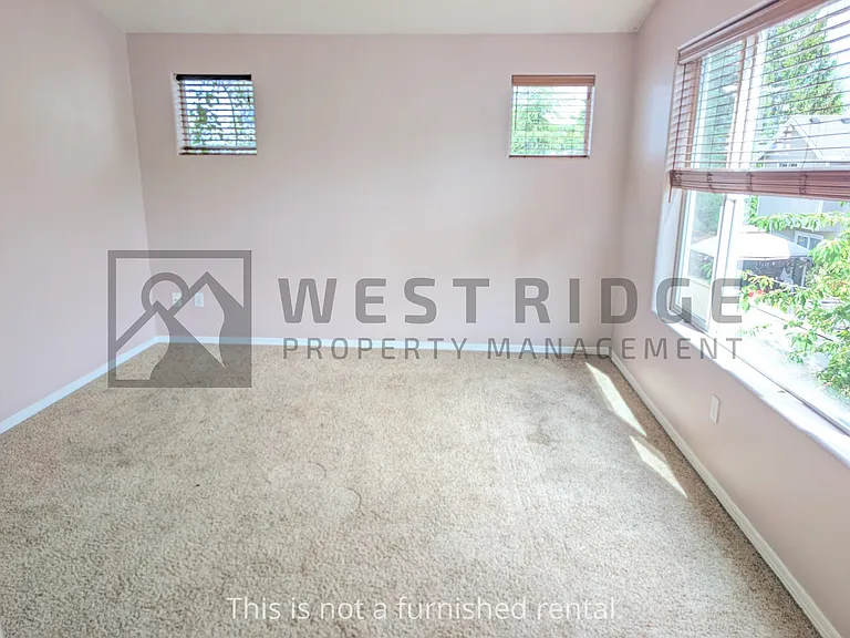 1467 SE Blanchard St — Photo 11