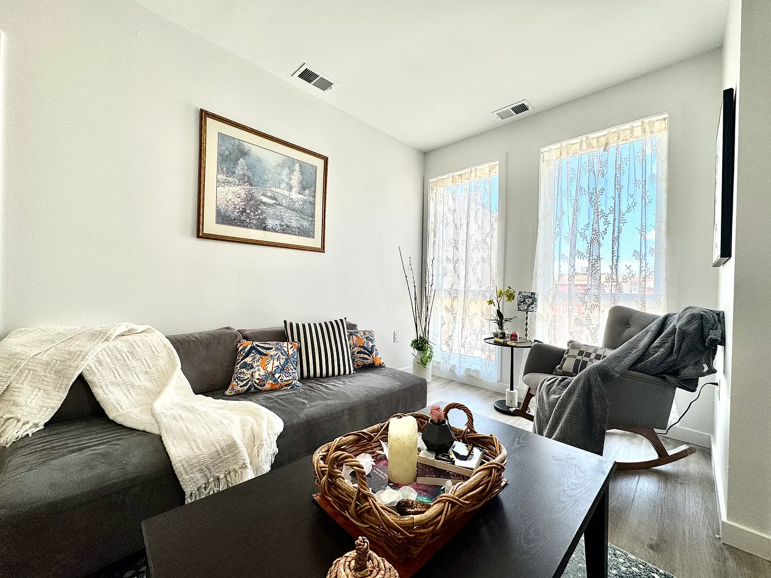 2 bed, 980 sqft, $2,077 — Photo 4