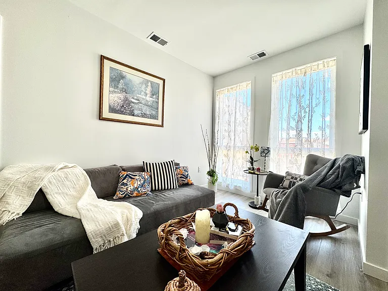 915 N Broad St #304 — Photo 4
