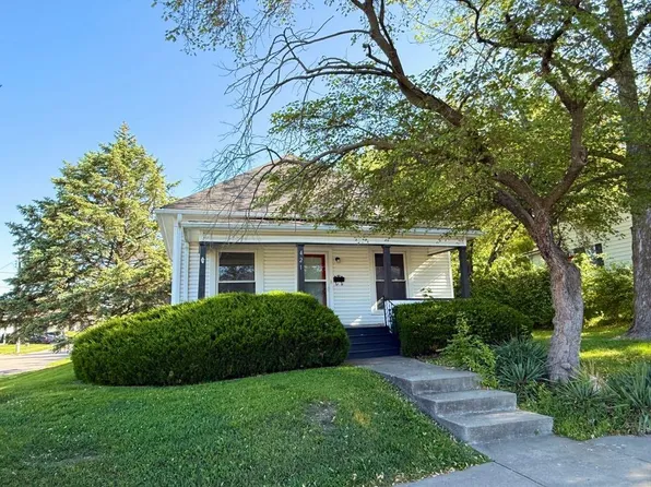 421 W 7th St, Maryville, MO 64468