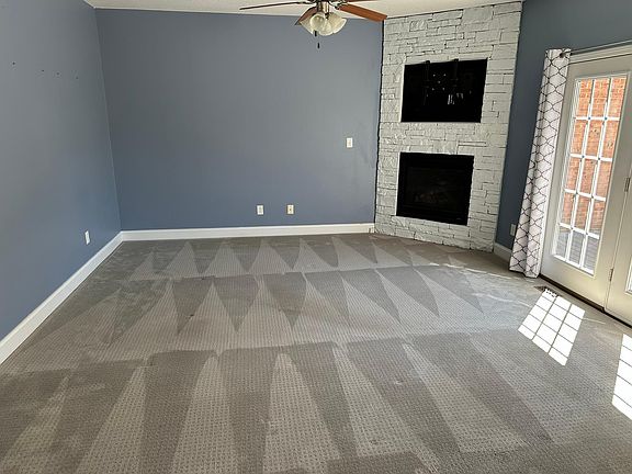 2nd image of 4923 Briar Rock Ln