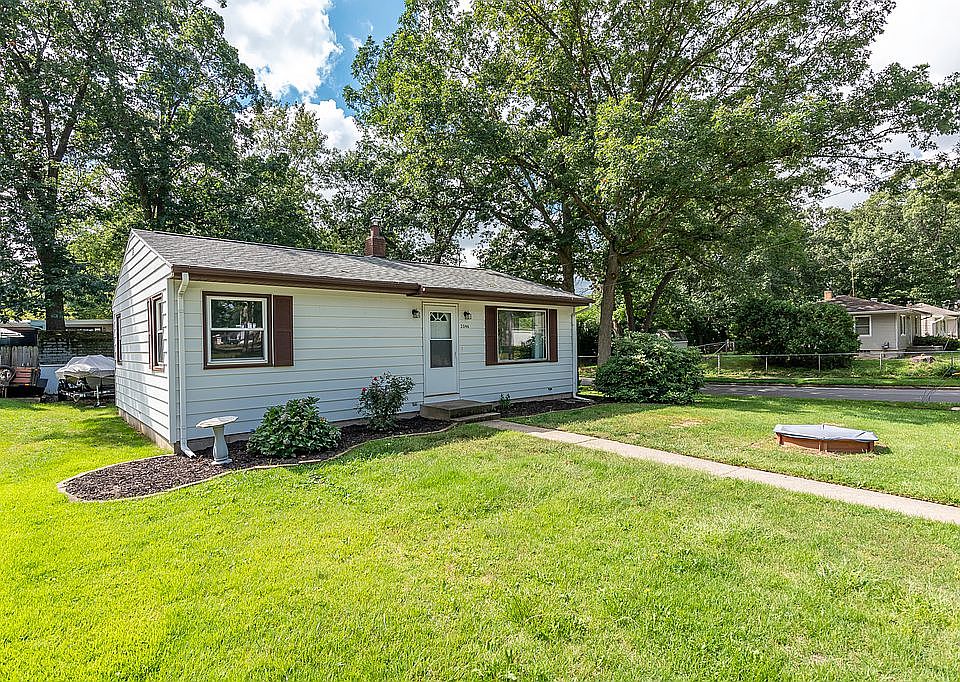 1st image of 2046 La Crosse St SW