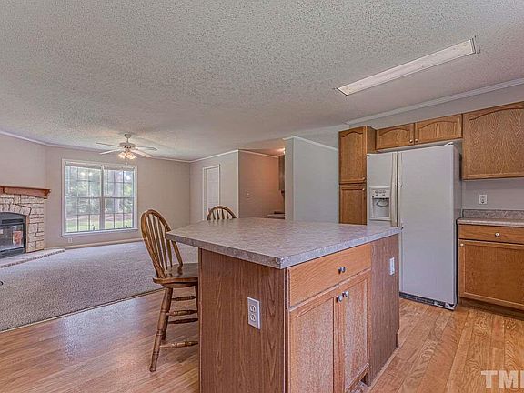 4th image of 409 Woodhill Dr