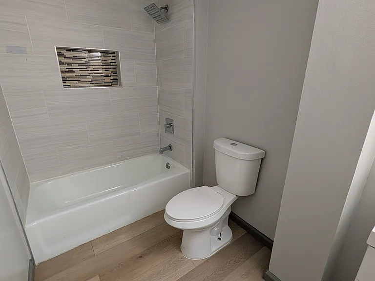 305B5 S Main St #B05 — Photo 11
