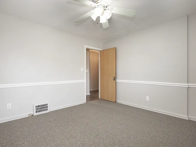 19861 Monterey Ave — Photo 14