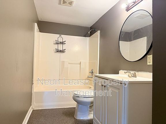 4th image of 409 N Church St #B