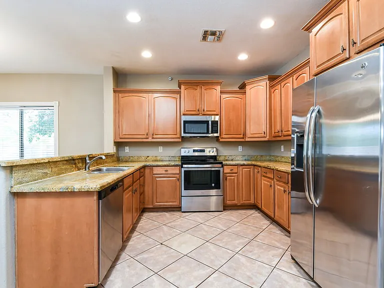 1081 E Horseshoe Dr — Photo 8