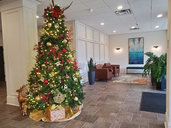 619 King St APT 402, Columbia, SC 29205