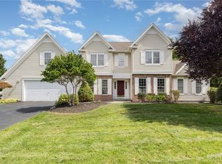 14 Glencross Cir, Rochester, NY 14626