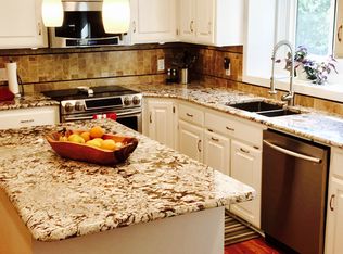 16308 Rolling Ridge Rd, Omaha, NE 68135