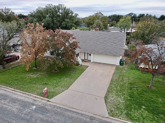 2nd image of 3007 Woodland Cir