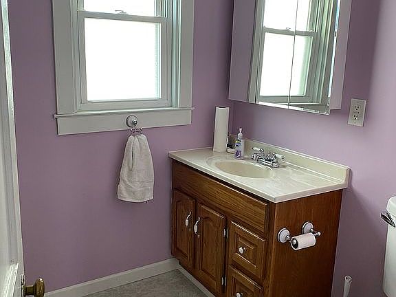 4th image of 706 Long St