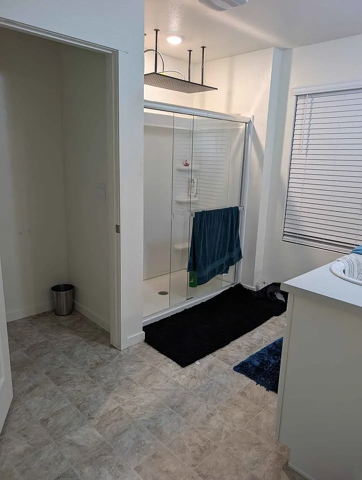 5 bed, $1,000 — Photo 4