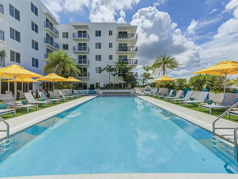 Altis Little Havana Apartments — Photo 23