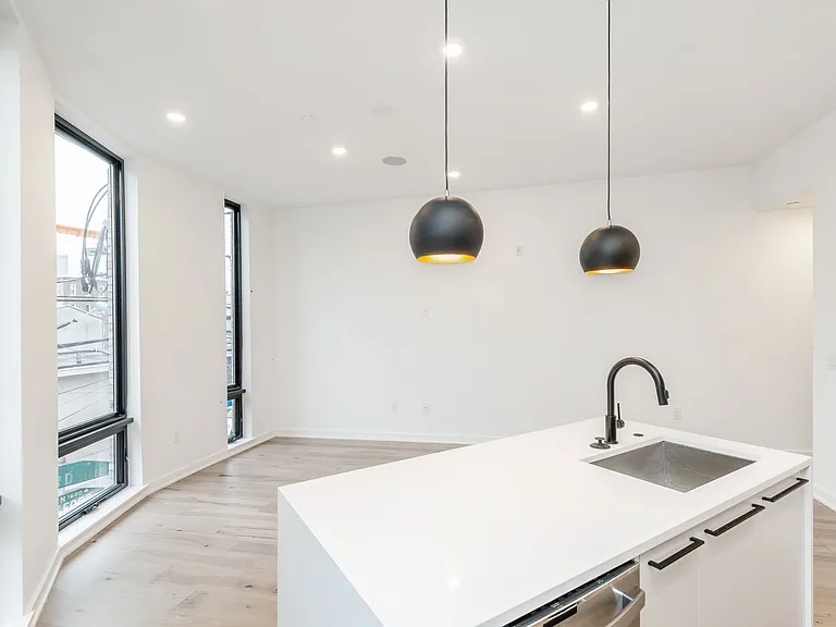 1601 Frankford Ave — Photo 11