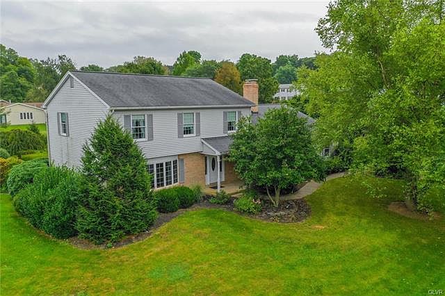 1st image of 404 Dogwood Ln