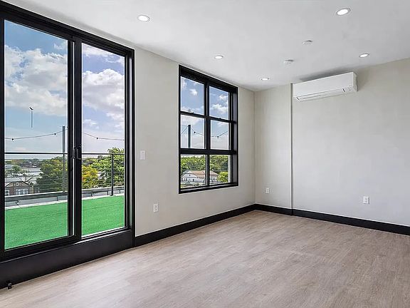 5th image of 1667 Brooklyn Ave #1A