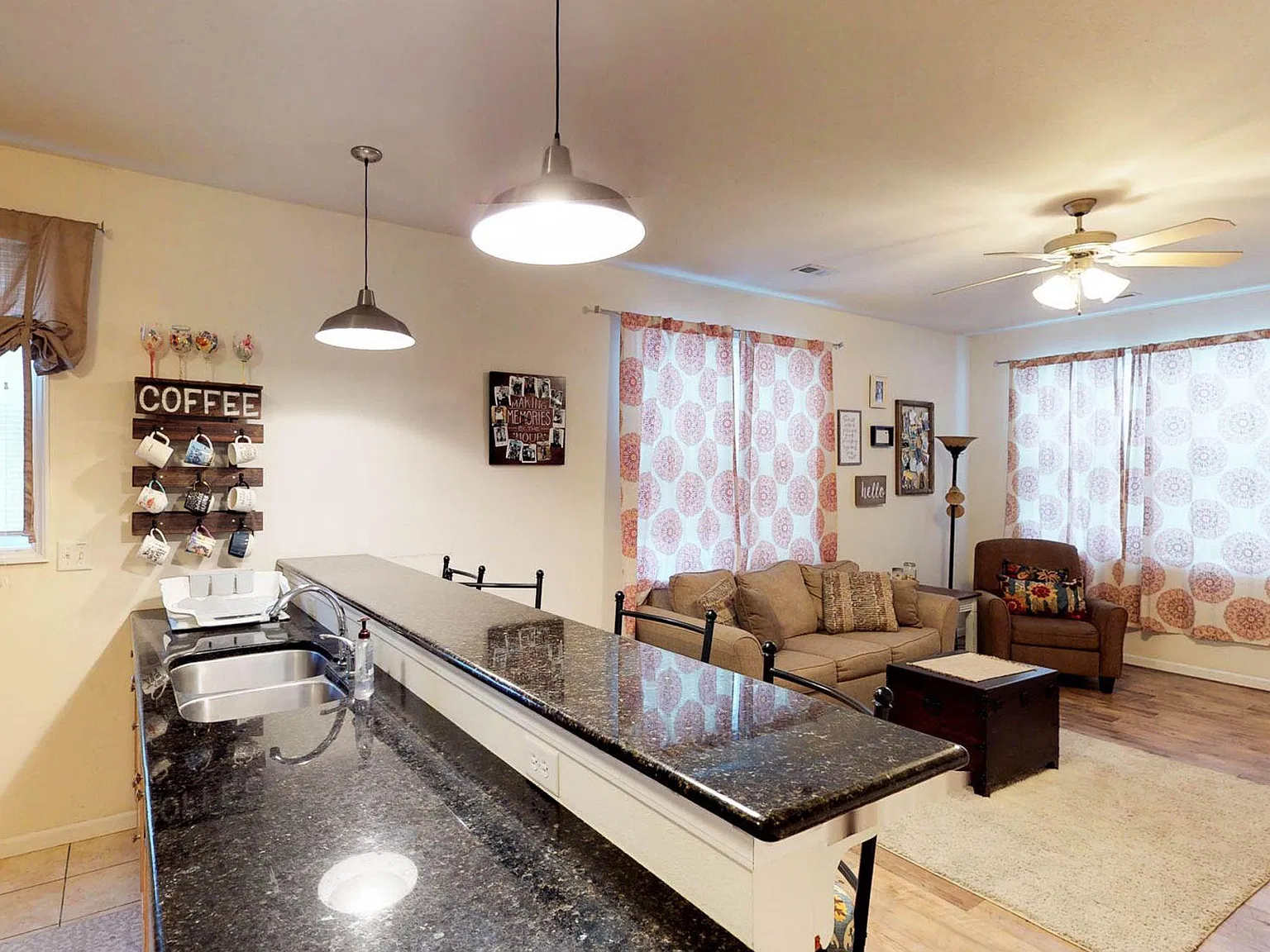 4 bed, 1434 sqft, $1,900 — Photo 1