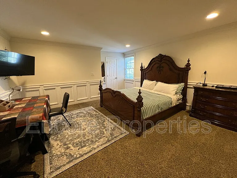 105 Baybrook Ct — Photo 16
