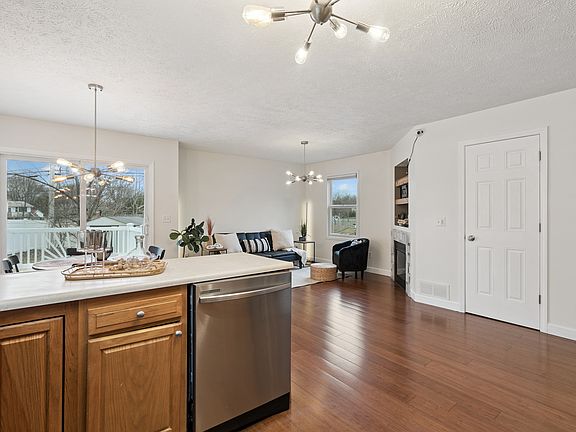 5th image of 409 11th Avenue Ct #A