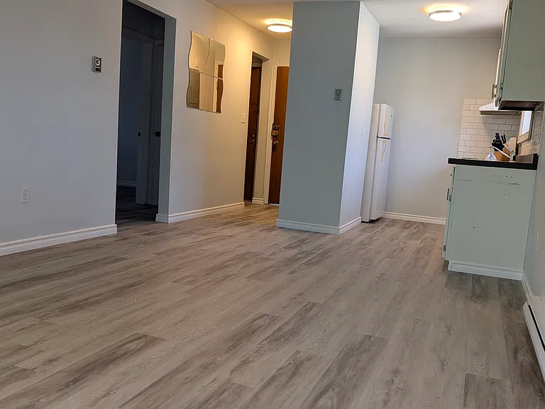 265 Macdonnell St #6 — Photo 11