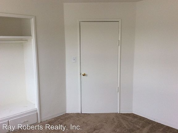 4th image of 4740 E 56th St APT 6