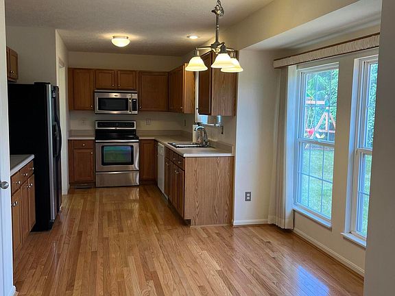 4th image of 2991 Laura Lee Ln