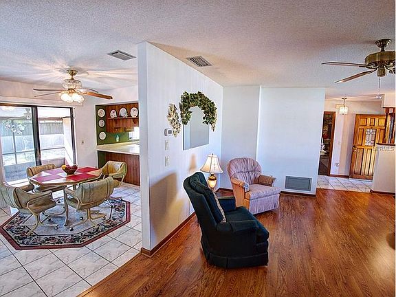 4th image of 720 Fairlawn Dr