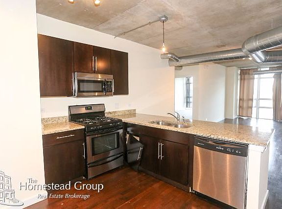 3rd image of 1610 W Fullerton Ave #Fourth08