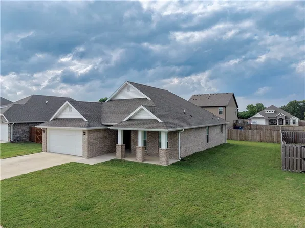 2510 Westbrook Loop, Pea Ridge, AR 72751