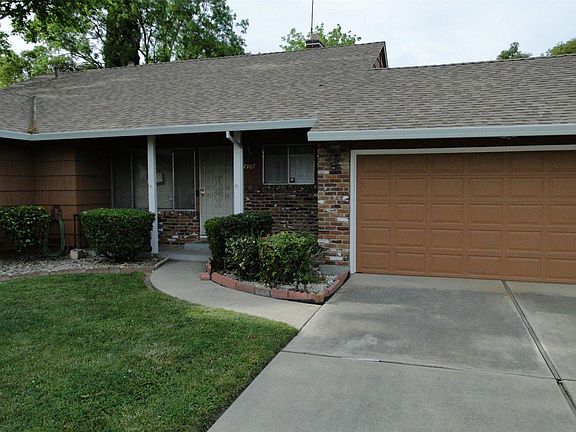 3rd image of 7967 Grandstaff Dr