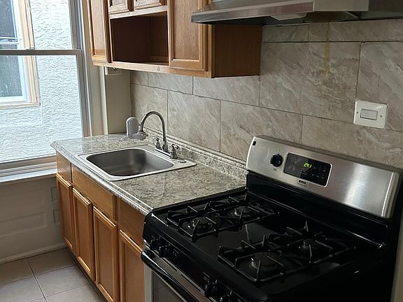 5th image of 5005 Woodland Ave Floor 2