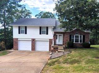 3020 Southwood Hills Rd, Jefferson City, MO 65101