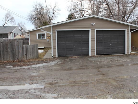 3rd image of 817 Avenue C