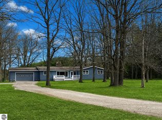 6561 E 34 1/2 Rd, Cadillac, MI 49601