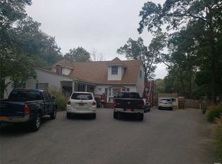 105 Sportsmen St, Central Islip, NY 11722