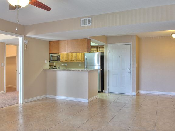 4th image of 540 N May St #3122